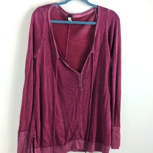 WE the Free Linen Blend Henley low V Neck with ties Oversized L Cranberry Plum - Picture 2 of 12